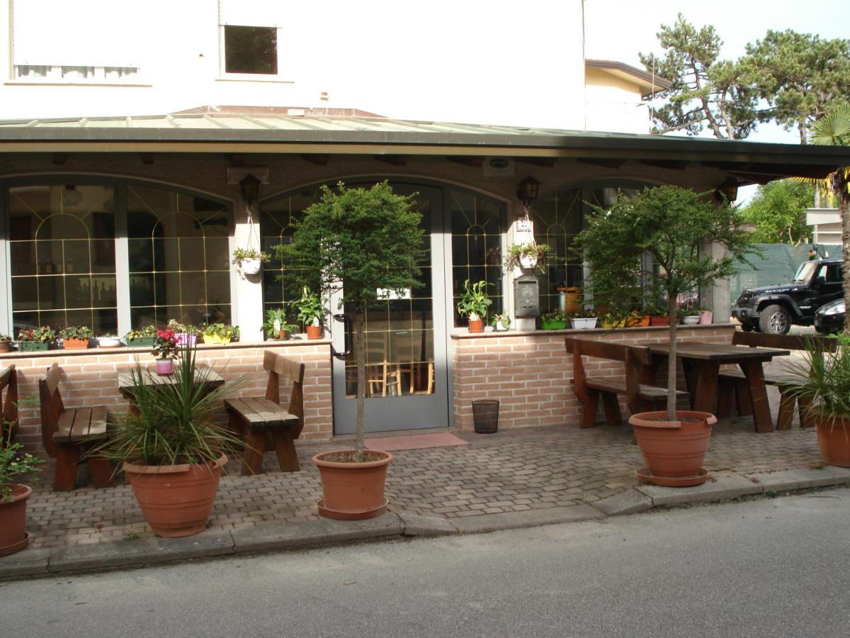 Hotel La Quercia à Lignano Sabbiadoro Extérieur photo